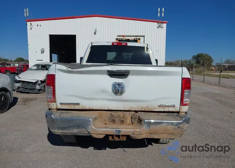 2024 Ram 2500 Big Horn 4X4 6'4 Box z USA, uszkodzony, nr VIN 3C6UR5DL2RG338525